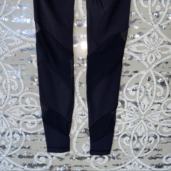 💜SOLD💜LULULEMON Black Mesh Full Length Tights 4 - Picture 5 of 8